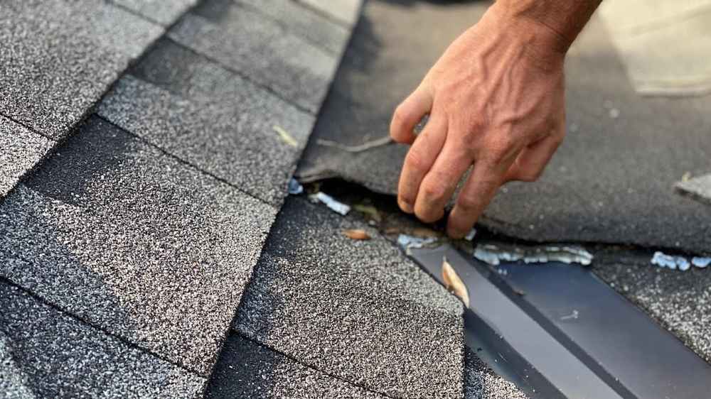 Port Orchard Roof Maintenance Checklist for Wildfire Smoke and Summer Storms